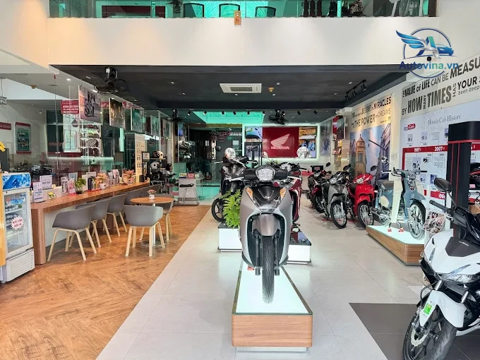 các showroom đồng loạt cập nhật giá xe máy honda với nhiều ưu đãi hấp dẫn